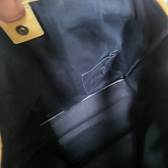 YVES SAINT LAURENT  Mail Tote Bag Patent leather Yellow.. - Picture 9 of 11